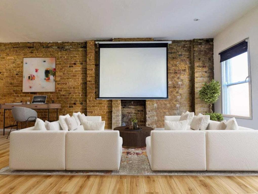 Cinema Set Up, Sleeps 10 Ppl, * Londen